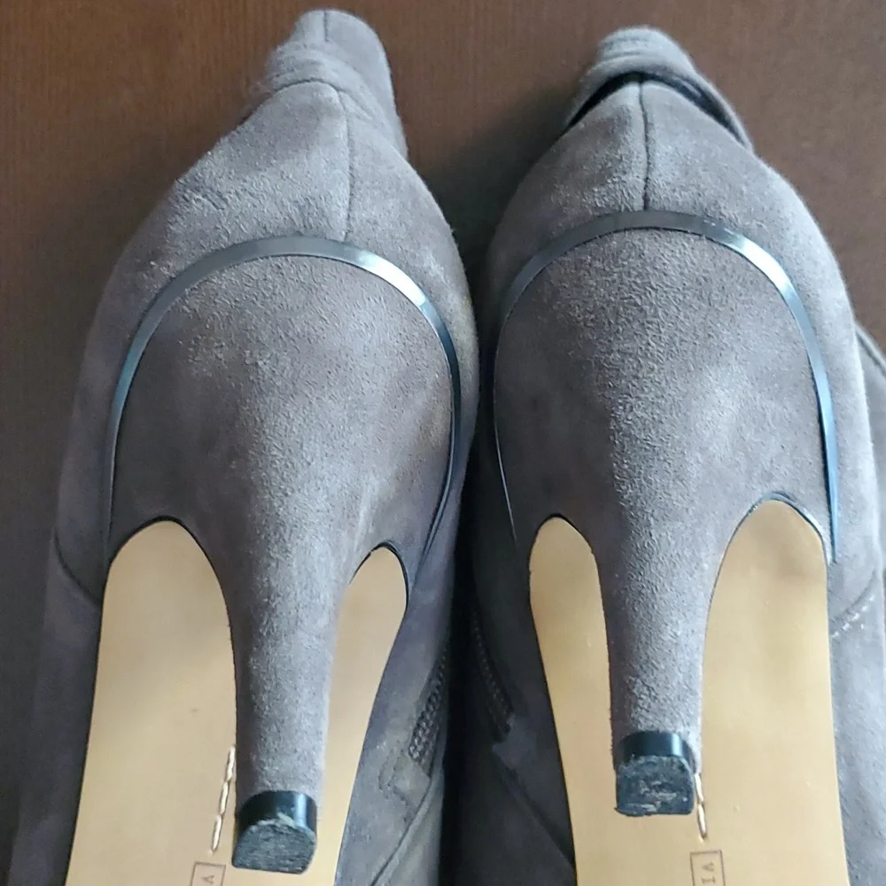 Vince Camuto gray suede booties - Picture 10 of 11